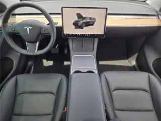 Tesla Model Y 2025 AWD Long Range 4dr Crossover