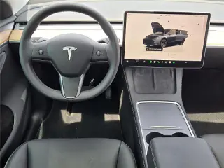 Tesla Model Y 2025 AWD Long Range 4dr Crossover