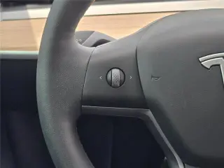 Tesla Model Y 2025 AWD Long Range 4dr Crossover