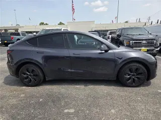 Tesla Model Y 2025 AWD Long Range 4dr Crossover