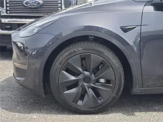 Tesla Model Y 2025 AWD Long Range 4dr Crossover