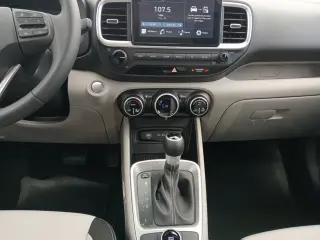Hyundai VENUE 2025 SEL 4dr Crossover