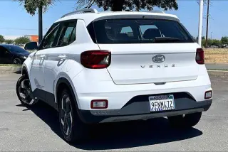 Hyundai VENUE 2023 SEL 4dr Crossover