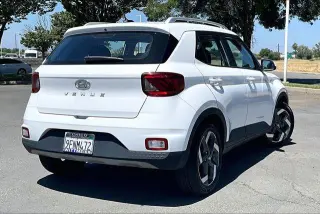 Hyundai VENUE 2023 SEL 4dr Crossover