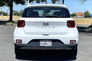 Hyundai VENUE 2023 SEL 4dr Crossover