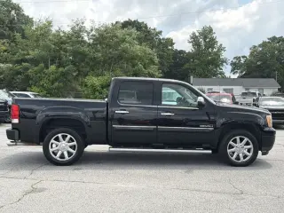 GMC Sierra 1500 2013 4x2 Denali 4dr Crew Cab 5.8 ft. SB