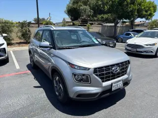 Hyundai VENUE 2025 SEL 4dr Crossover