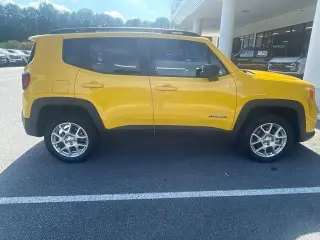 Jeep Renegade 2023 4x4 Latitude 4dr SUV