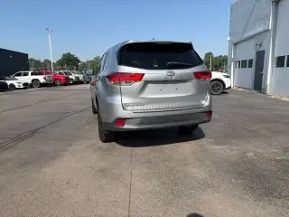 Toyota Highlander 2017 AWD LE 4dr SUV