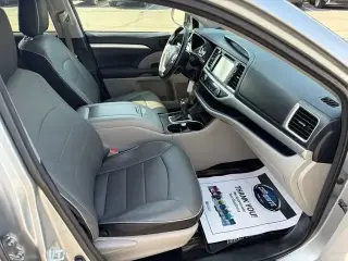 Toyota Highlander 2017 AWD LE 4dr SUV