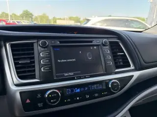 Toyota Highlander 2017 AWD LE 4dr SUV