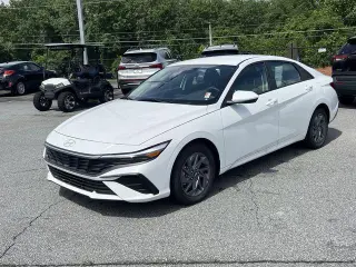 Hyundai ELANTRA Hybrid 2026 Blue 4dr Sedan