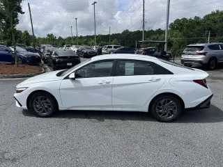 Hyundai ELANTRA Hybrid 2026 Blue 4dr Sedan