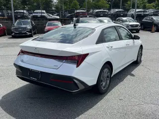 Hyundai ELANTRA Hybrid 2026 Blue 4dr Sedan