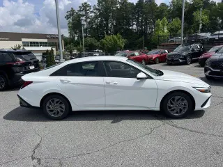 Hyundai ELANTRA Hybrid 2026 Blue 4dr Sedan