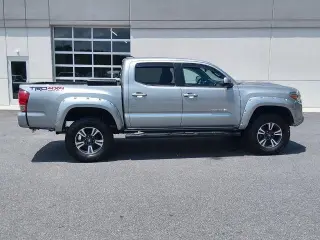Toyota Tacoma 2017 4x4 TRD Pro 4dr Double Cab 5.0 ft SB 6A