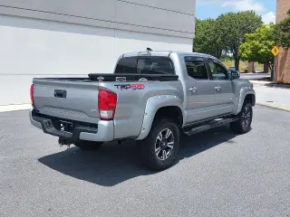 Toyota Tacoma 2017 4x4 TRD Pro 4dr Double Cab 5.0 ft SB 6A