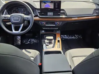 Audi Q5 2023 AWD quattro Premium 40 TFSI 4dr SUV