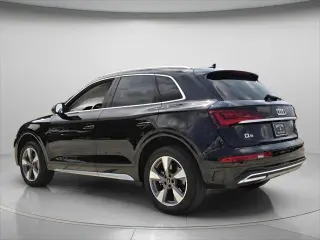 Audi Q5 2023 AWD quattro Premium 40 TFSI 4dr SUV