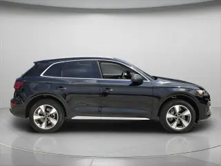 Audi Q5 2023 AWD quattro Premium 40 TFSI 4dr SUV