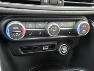 Alfa Romeo Giulia 2022 Sprint 4dr Sedan