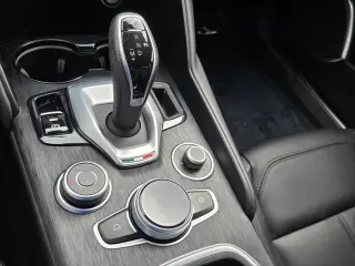 Alfa Romeo Giulia 2022 Sprint 4dr Sedan
