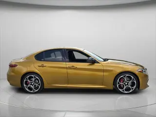 Alfa Romeo Giulia 2023 Veloce 4dr Sedan