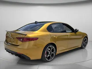 Alfa Romeo Giulia 2023 Veloce 4dr Sedan