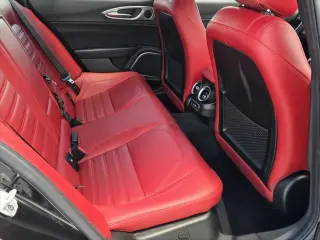 Alfa Romeo Giulia 2023 Veloce 4dr Sedan