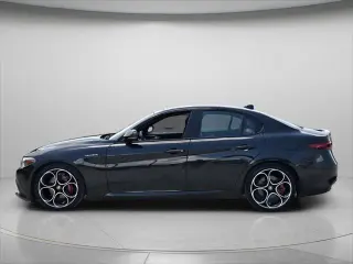 Alfa Romeo Giulia 2023 Veloce 4dr Sedan