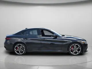 Alfa Romeo Giulia 2023 Veloce 4dr Sedan