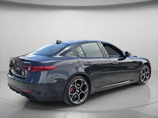 Alfa Romeo Giulia 2023 Veloce 4dr Sedan