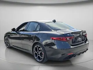 Alfa Romeo Giulia 2023 Veloce 4dr Sedan