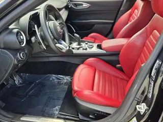 Alfa Romeo Giulia 2023 Veloce 4dr Sedan