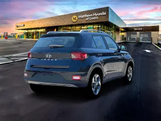 Hyundai VENUE 2026 SEL 4dr Crossover w/Two-Tone Roof