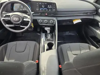 Hyundai ELANTRA 2025 SE 4dr Sedan