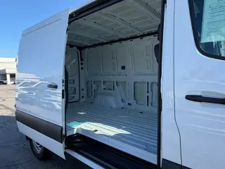 Mercedes-Benz Sprinter 2024 2500 3dr 144 in. WB Cargo Van (2.0L I4 HO)