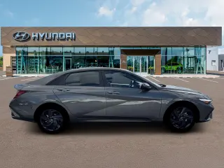 Hyundai ELANTRA Hybrid 2026 SEL Sport 4dr Sedan