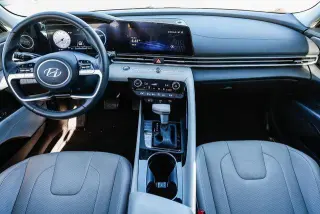 Hyundai ELANTRA Hybrid 2023 Limited 4dr Sedan