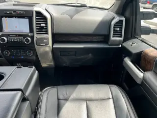 Ford F-150 2018 4x4 Limited 4dr SuperCrew 5.5 ft. SB