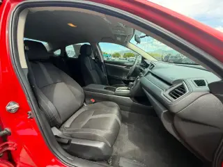 Honda Civic 2018 LX 4dr Sedan CVT