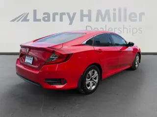 Honda Civic 2018 LX 4dr Sedan CVT