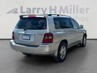 Toyota Highlander 2004 AWD 4dr SUV V6 w/3rd Row