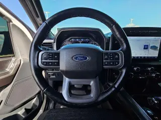 Ford F-150 2022 4x4 Platinum 4dr SuperCrew 6.5 ft. SB