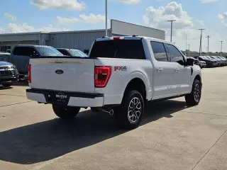 Ford F-150 2022 4x4 Platinum 4dr SuperCrew 6.5 ft. SB