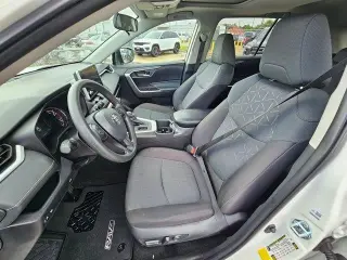 Toyota RAV4 2025 XLE 4dr SUV