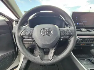 Toyota RAV4 2025 XLE 4dr SUV