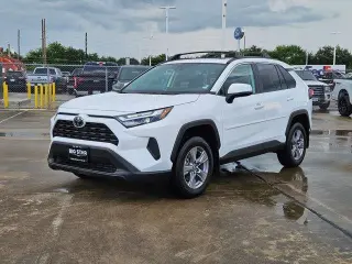 Toyota RAV4 2025 XLE 4dr SUV