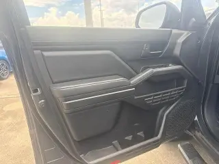 Toyota Tacoma 2025 4x4 SR 4dr Double Cab 5.0 ft SB 8A