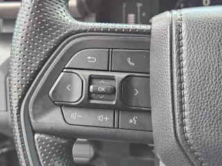 Toyota Tacoma 2025 4x4 SR 4dr Double Cab 5.0 ft SB 8A